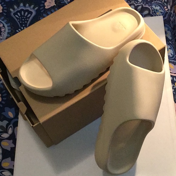 Yeezy Other - NWT Yeezy slides